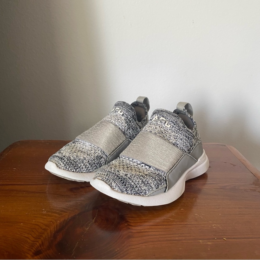APL Kids Sneakers in Gray and White